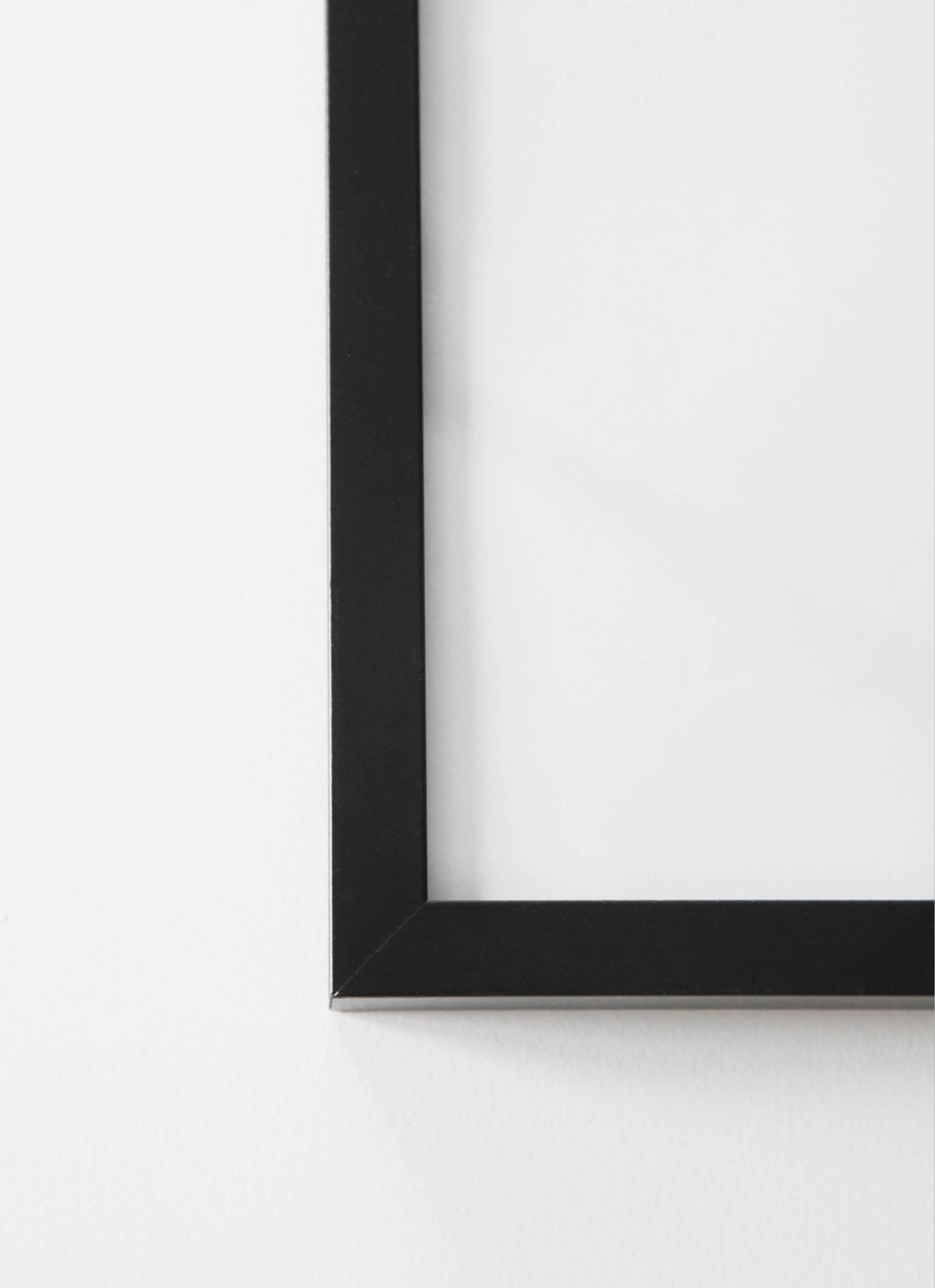 Classic Black Pinewood Frame - 50x70 cm / 20x28"